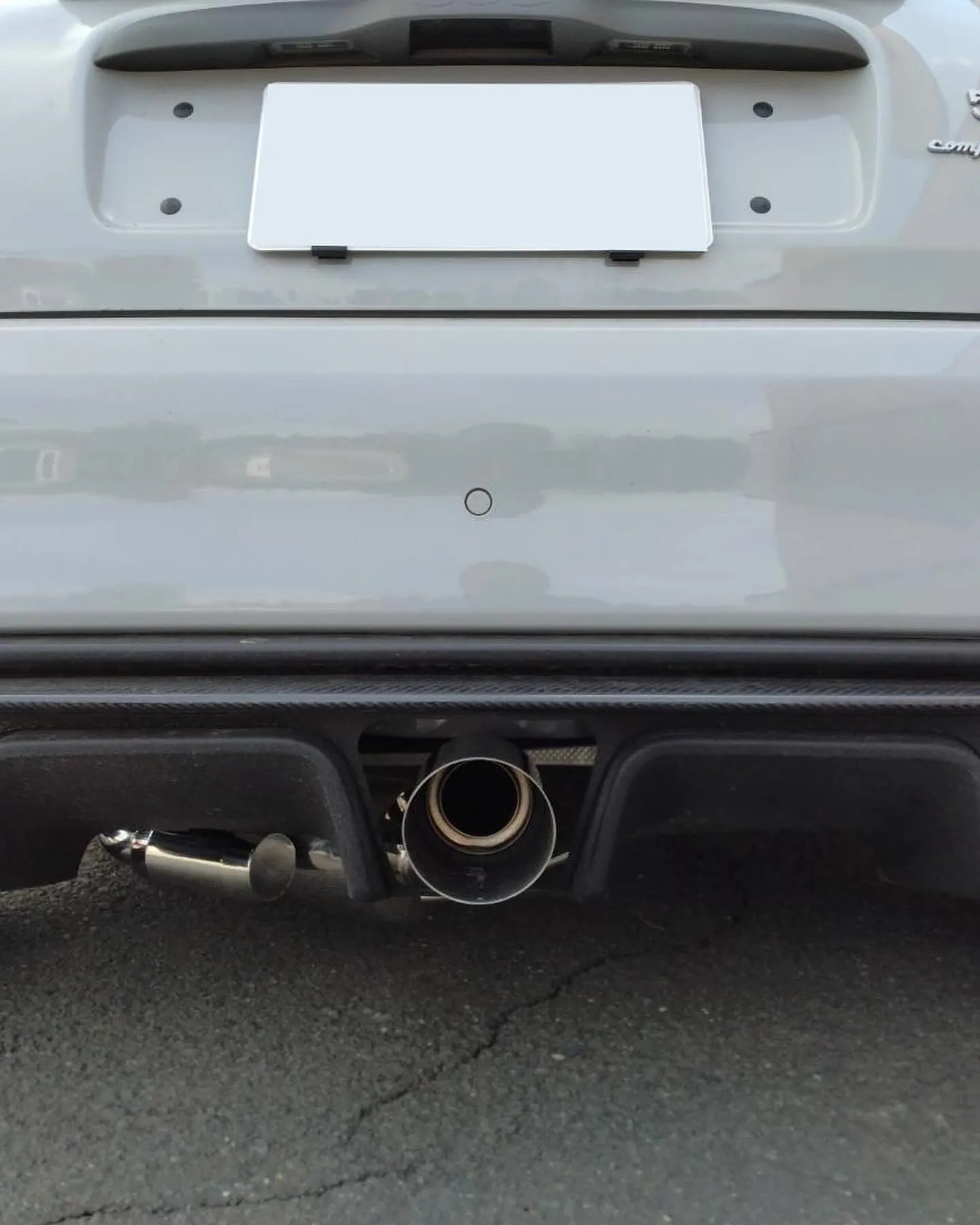 アバルトはエンジン下ろしたり、ミッション下ろしたり、マフラー...