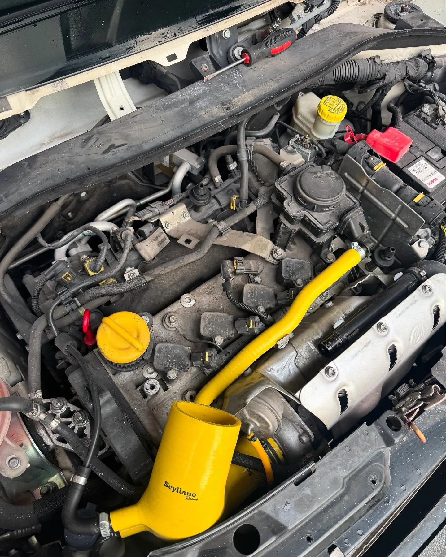 アバルトはエンジン下ろしたり、ミッション下ろしたり、マフラー...