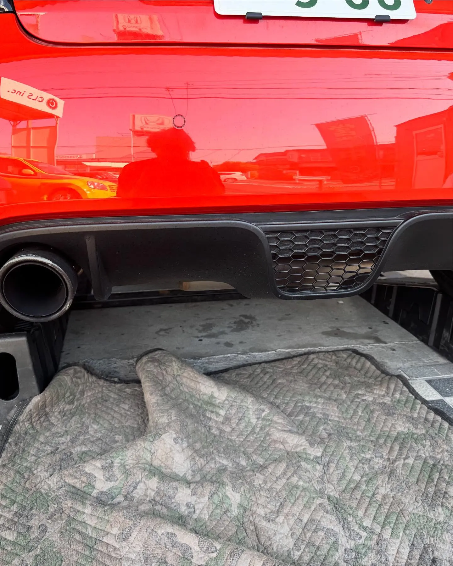 アバルトはエンジン下ろしたり、ミッション下ろしたり、マフラー...