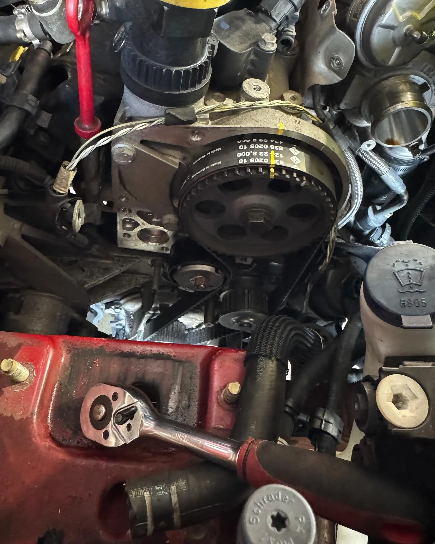 アバルトはエンジン下ろしたり、ミッション下ろしたり、マフラー...