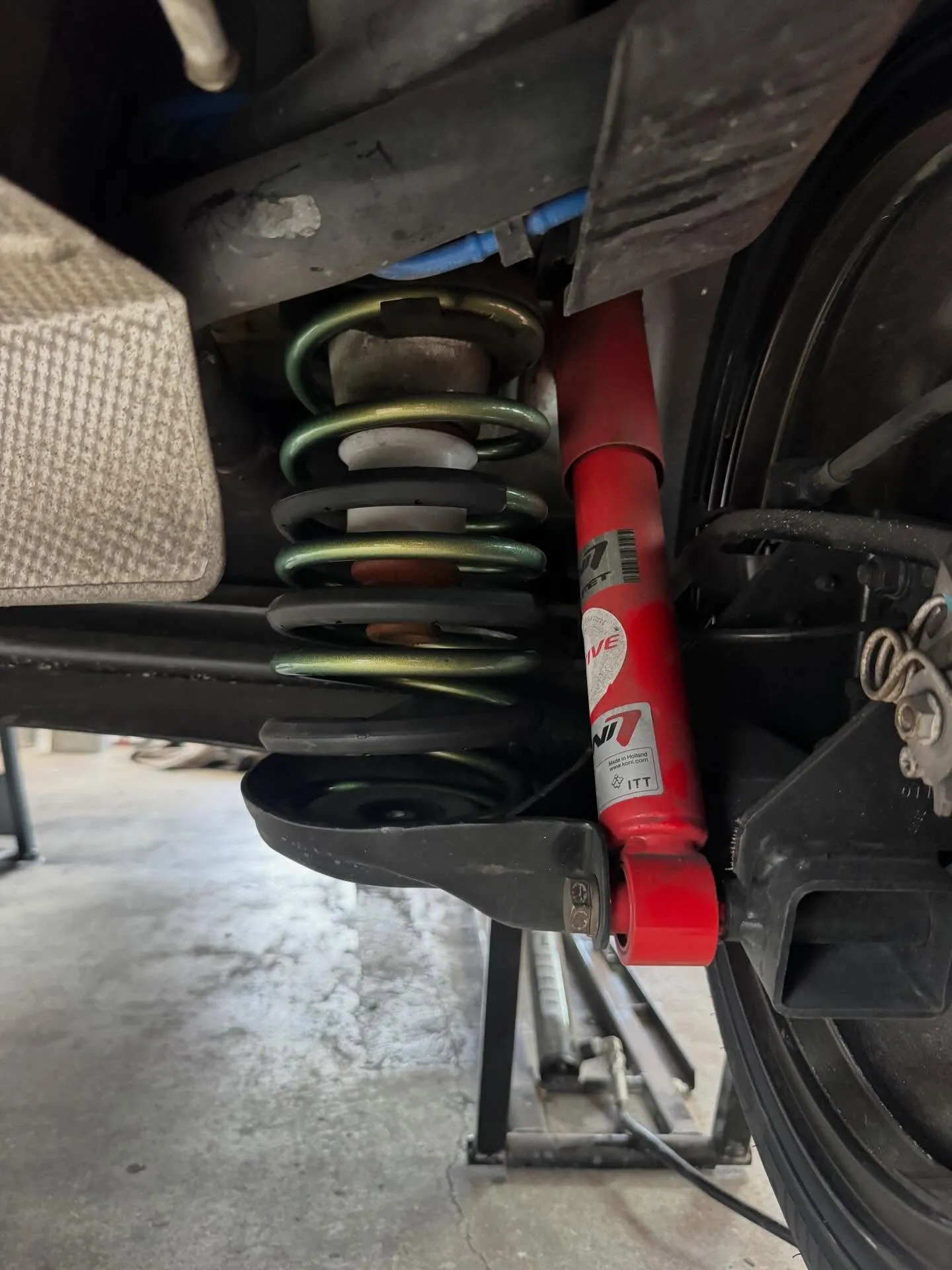 大日本スプリングさんのダウンサスを取り付けました!