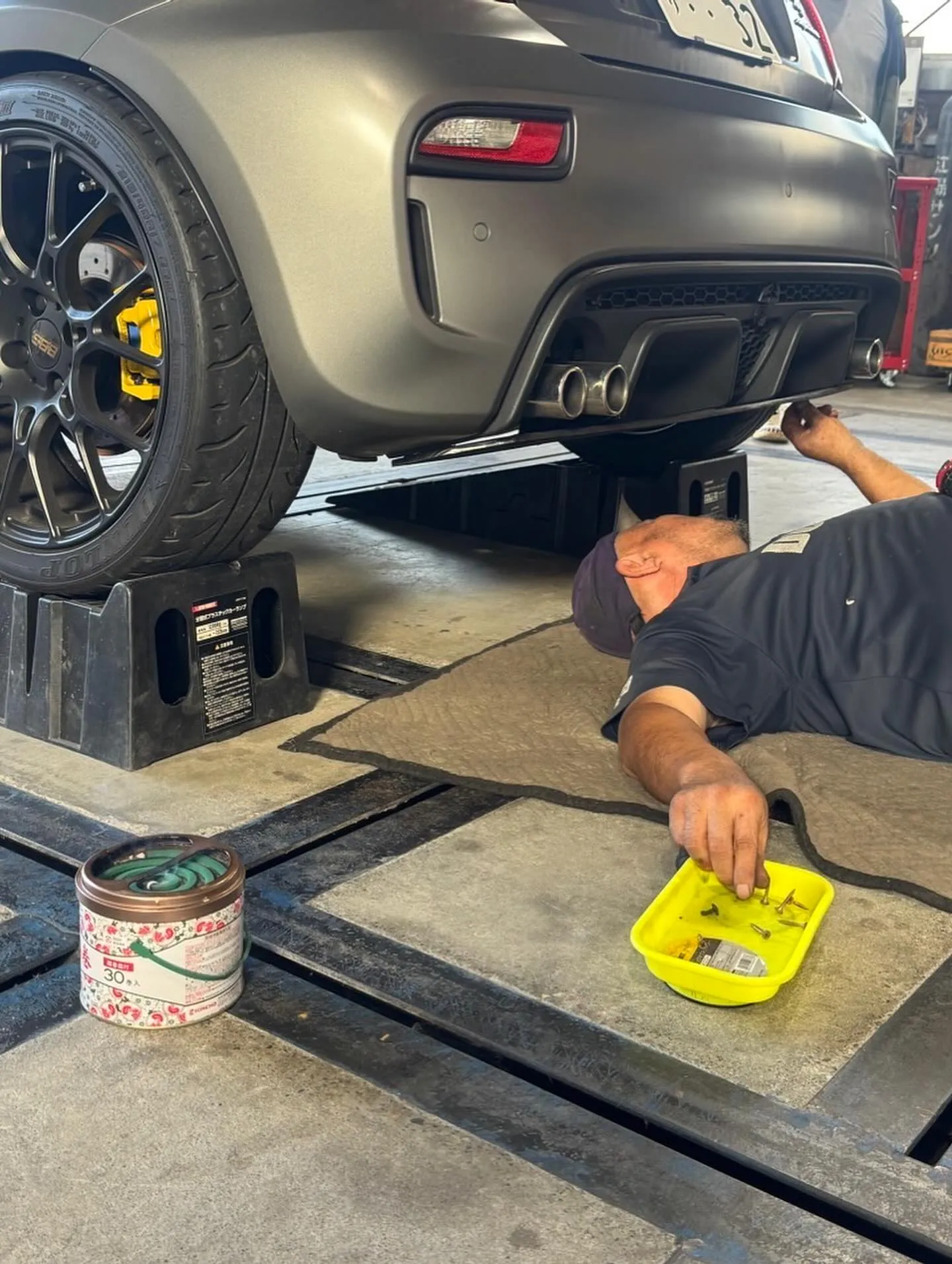 マルミッタヴォラーレの左出しマフラー