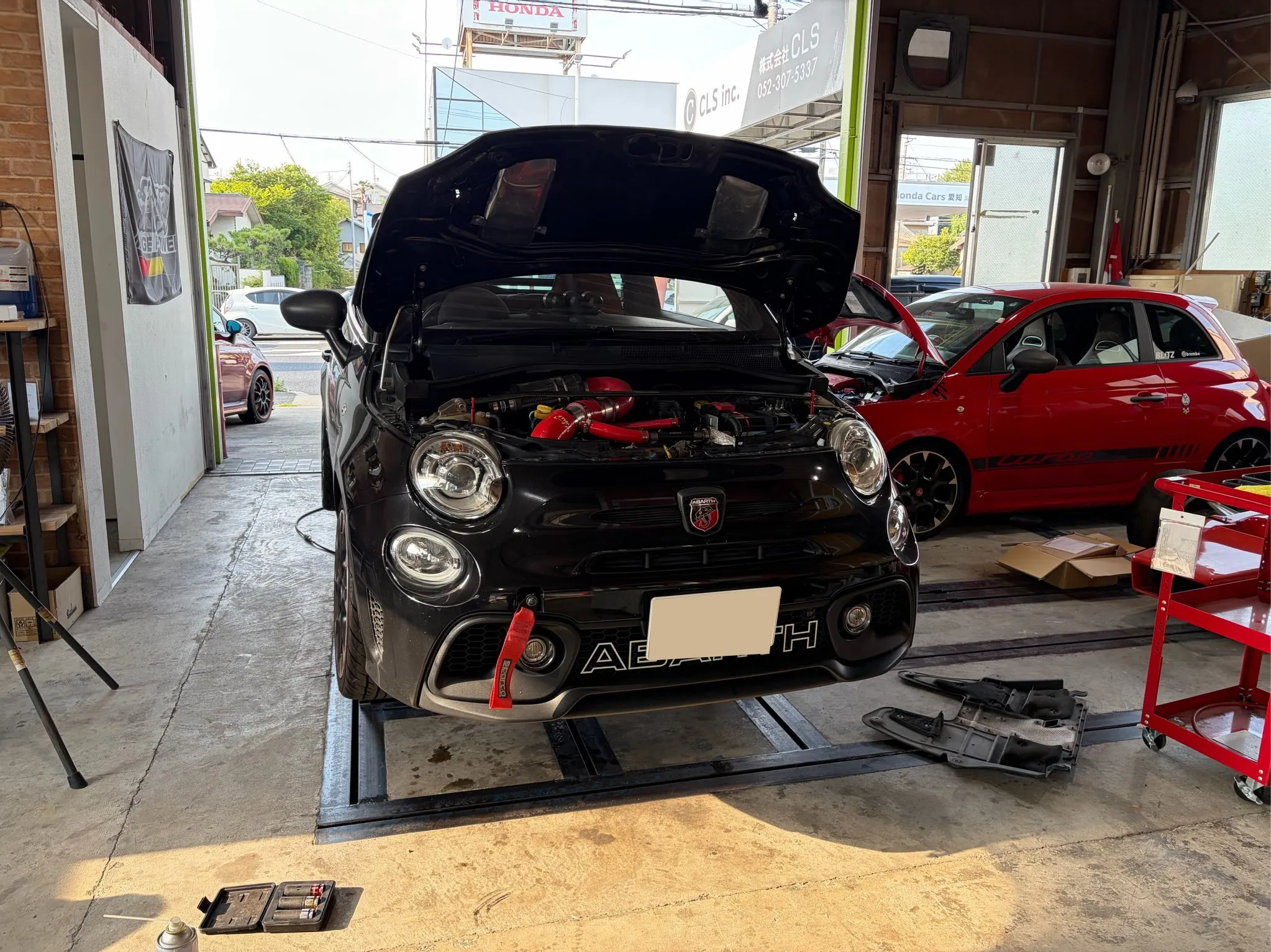 アバルト595コンペ 車検でご入庫!